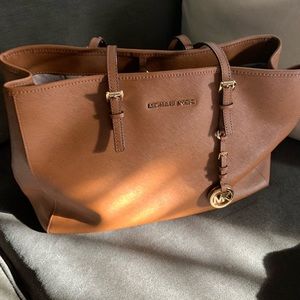 Michael Kors Jet Set Large Tote